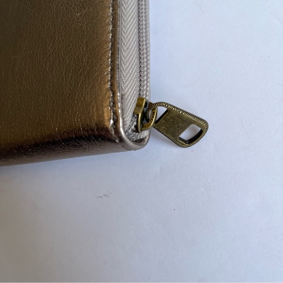 The Sak Redwood 3 In 1 Crossbody Wallet Wristlet in Pyrite Metallic Leather - Picture 9 of 13